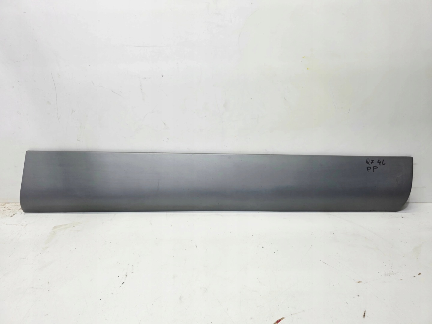 moulding lower door right front AUDI Q7 4L 4L0853960A/B