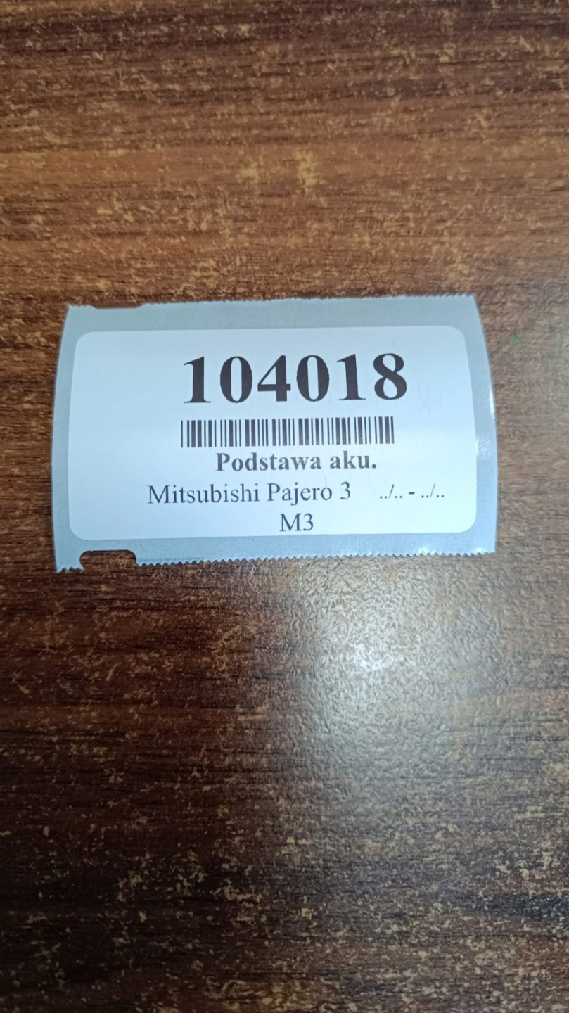 MITSUBISHI PAJERO 3 Porta per batteria MR440935