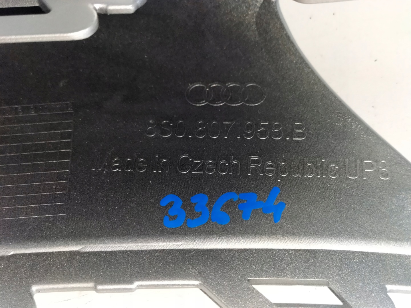 moulding cap of a bumper front right AUDI TT TTRS 8S0 LIFT 18