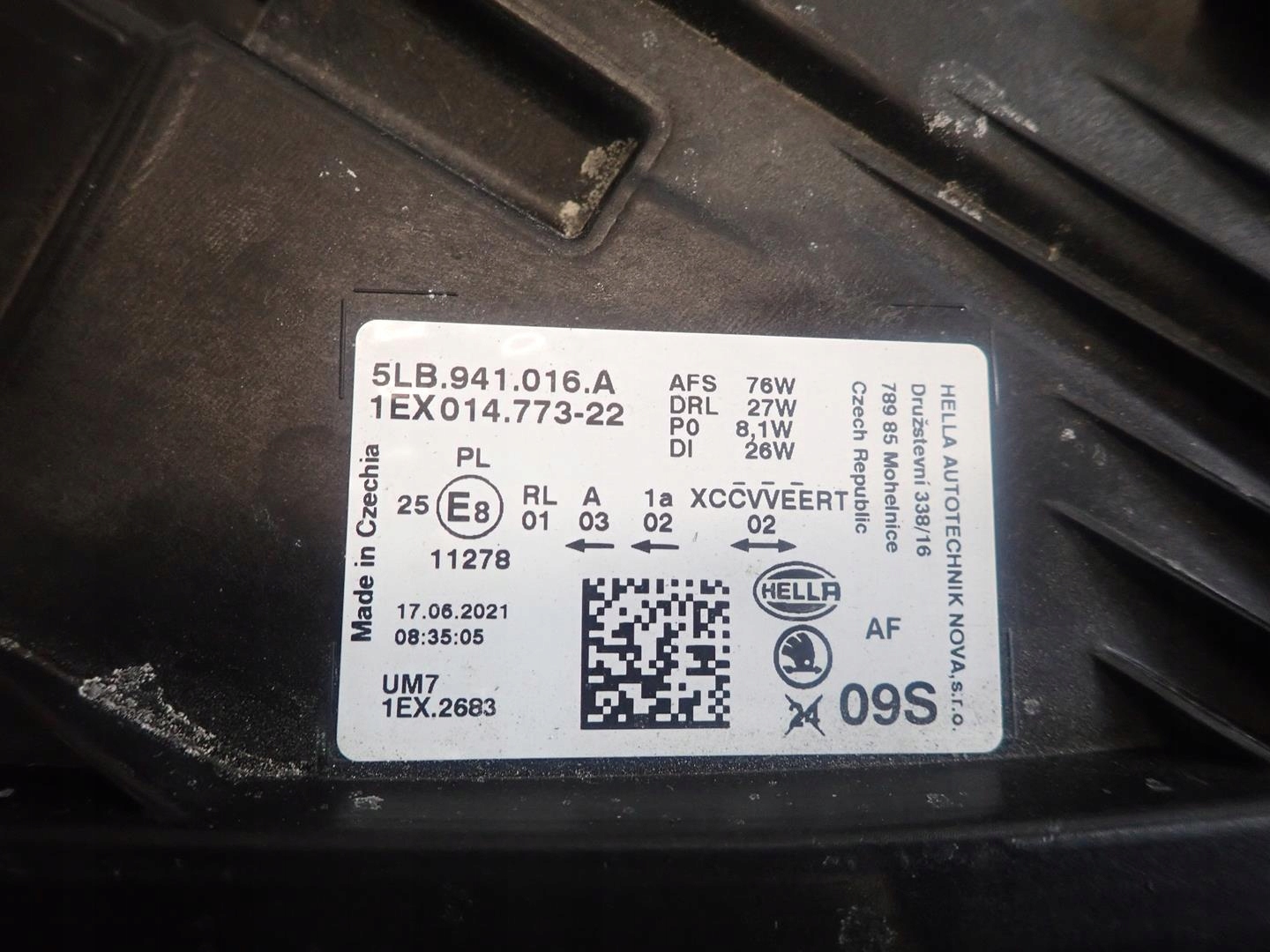 light front right SKODA ENYAQ 2021- FULL LED 5LB