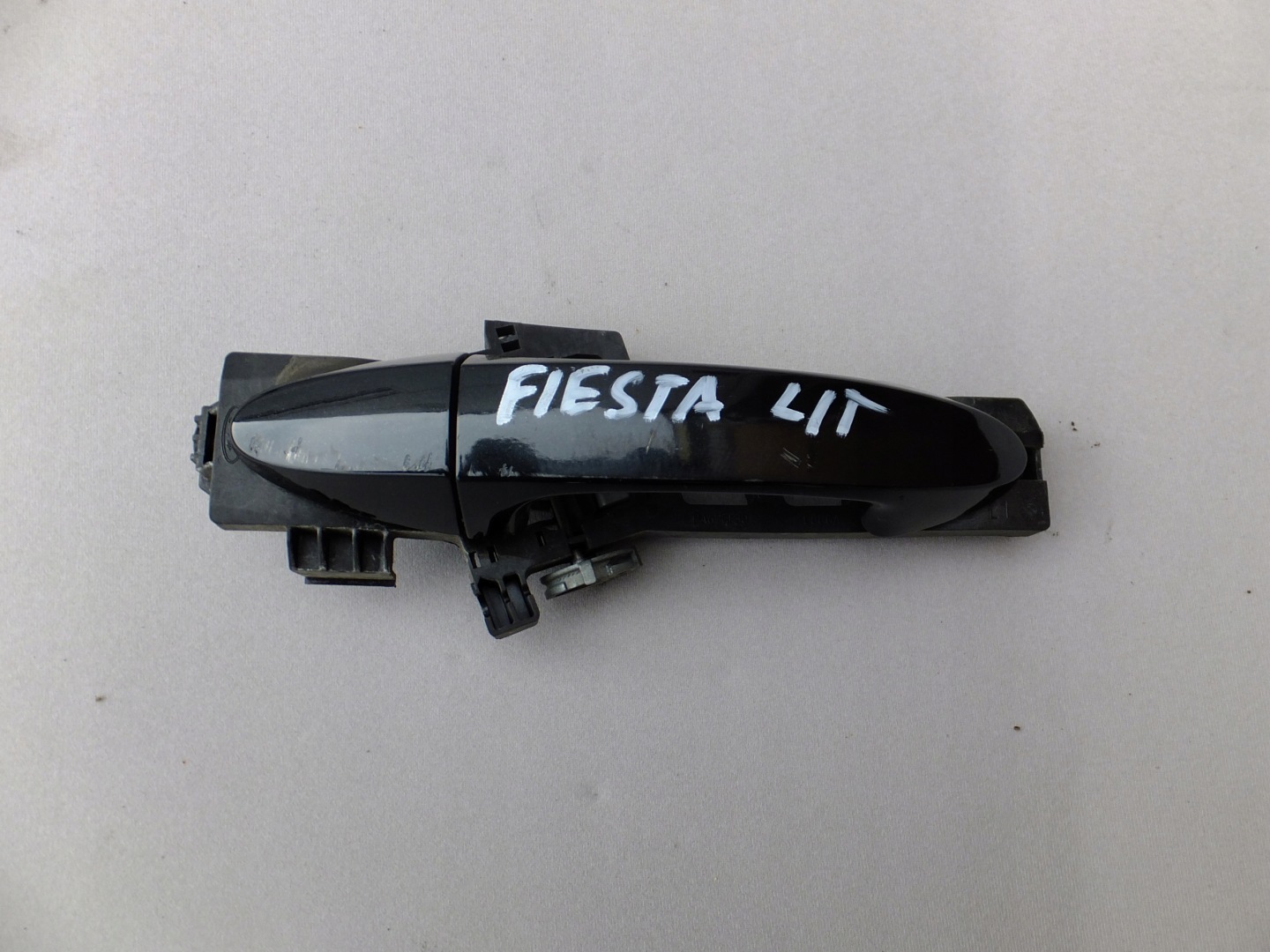 handle left rear part ford fiesta mk7 2010r