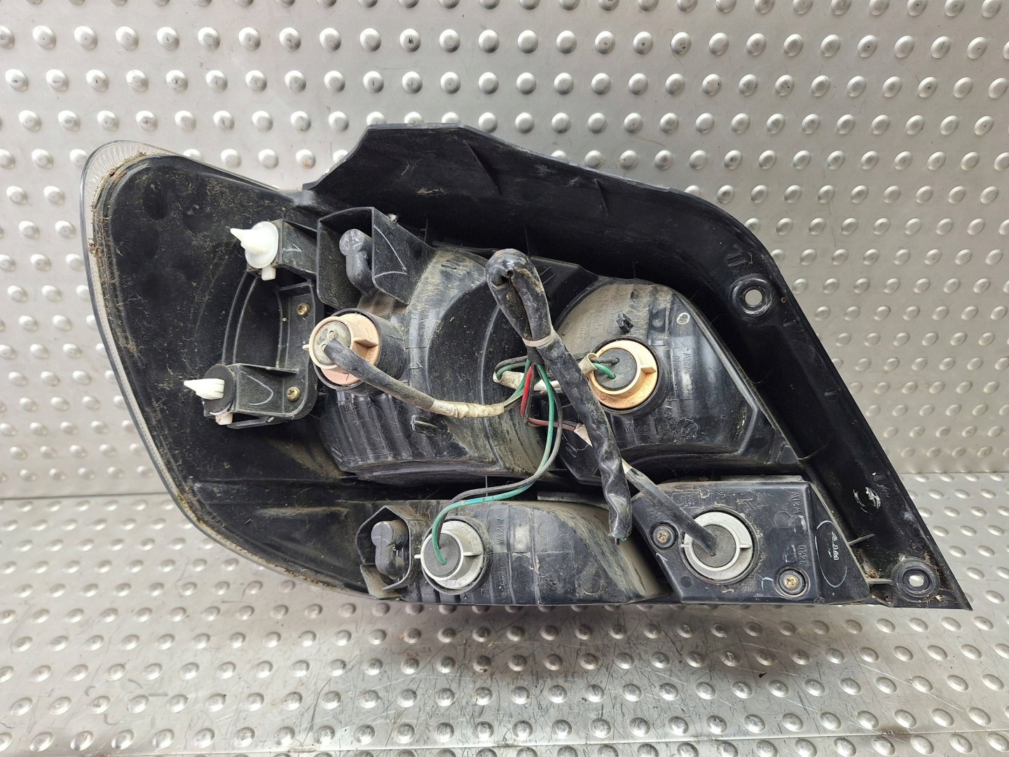.light rear part right MITSUBISHI OUTLANDER and 01-06 220-87581