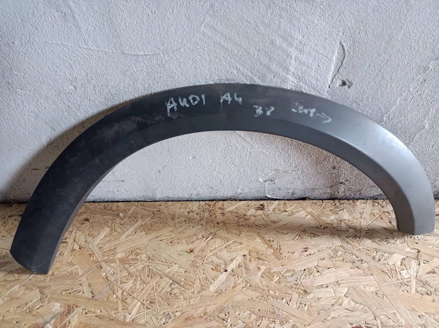 mudguard rear. moulding Audi A4 S4 B8 8K 8K9853718