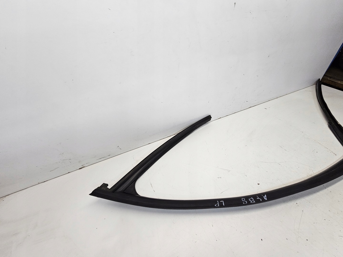 gasket door left front AUDI A4 B8 8K0837439H
