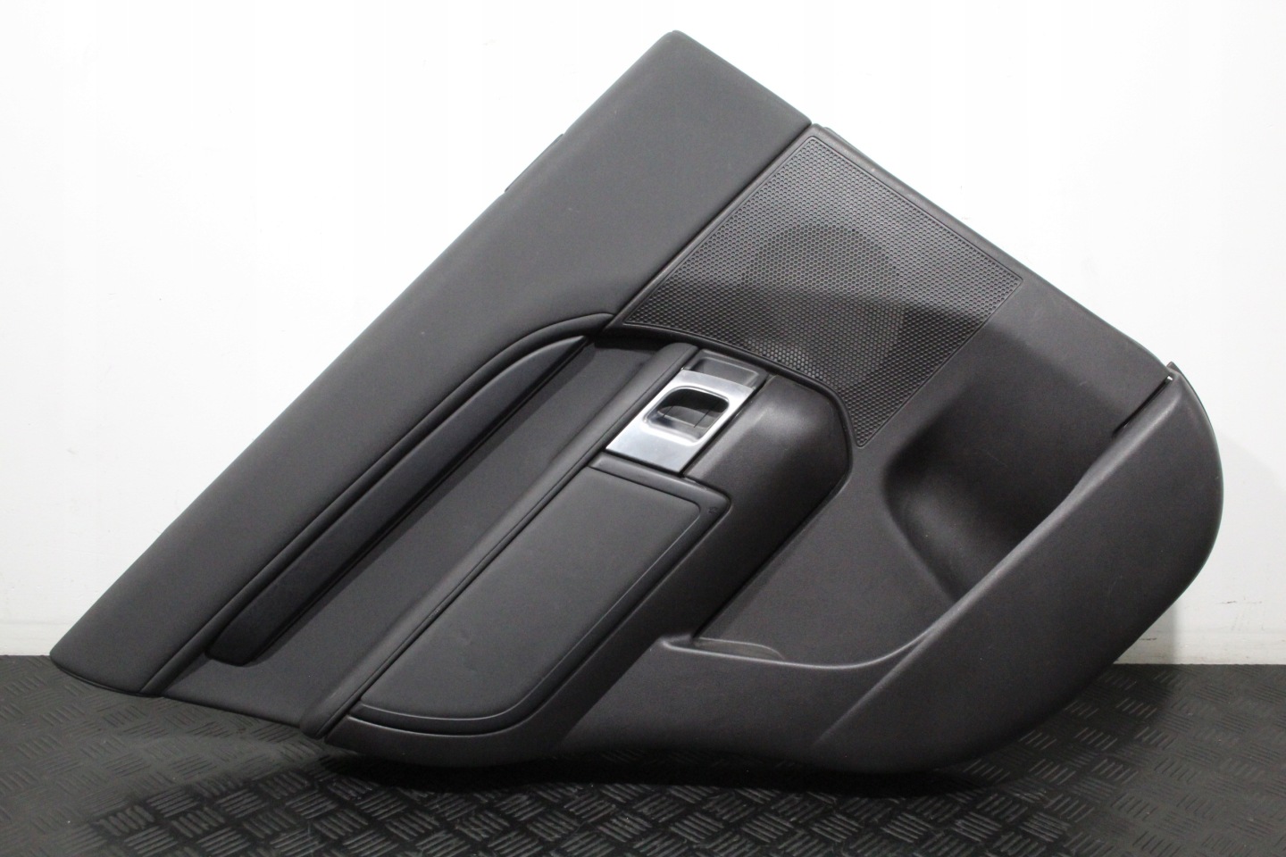 upholstery side door left rear part DISCOVERY V 5 L462