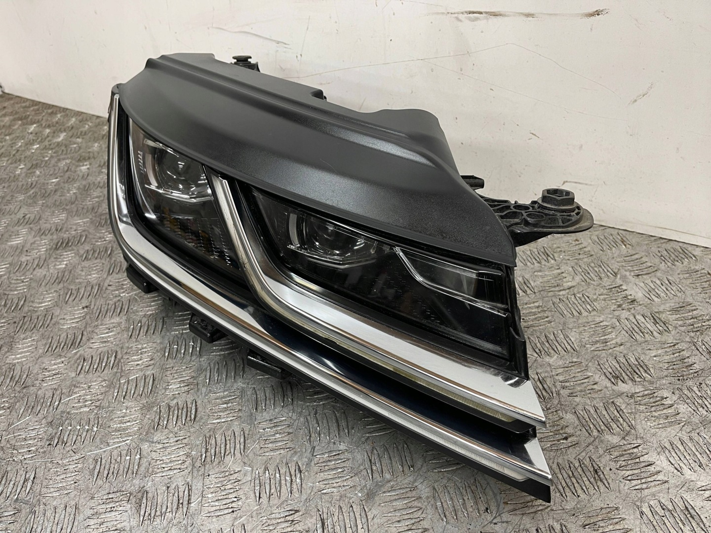 REFLEKTOR light front right right VOLKSWAGEN ARTEON 3G8941082M