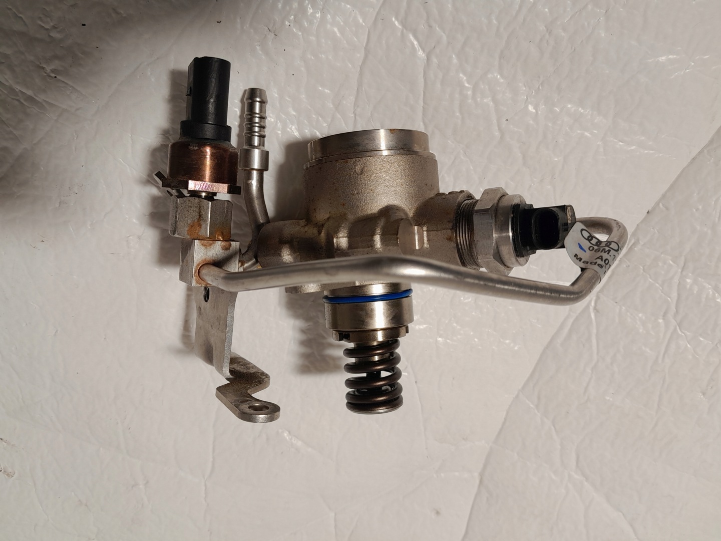 AUDI OE 3.0TFSI wiring feed pump 06M127503M