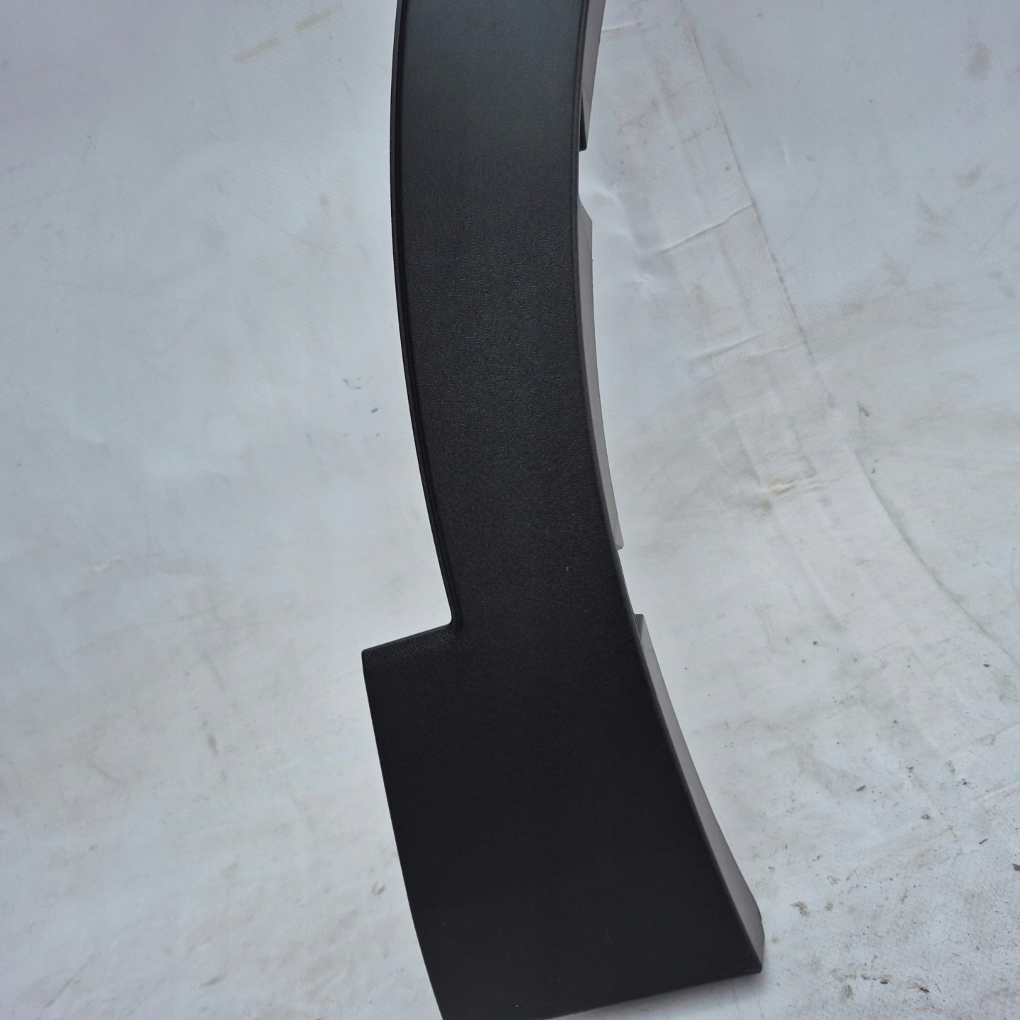 FORD EXPLORER 24- moulding for fender right front front R2KB-16D238-A