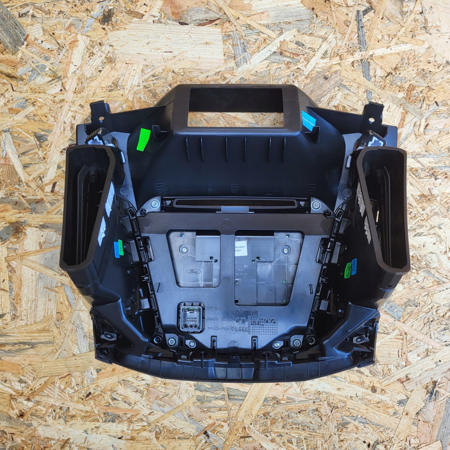 FORD FOCUS MK3 KOMBI HB 11-15R PANEL RADIA SONY