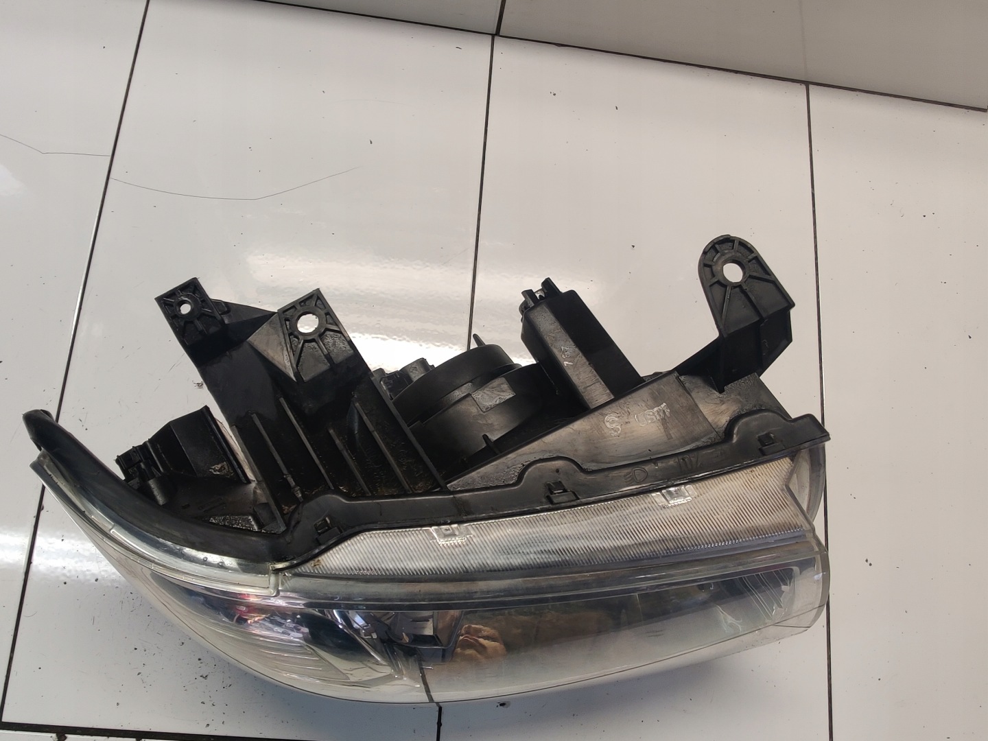 FORD RANGER IV light left left front front UR87-51030 UK ANGLIA