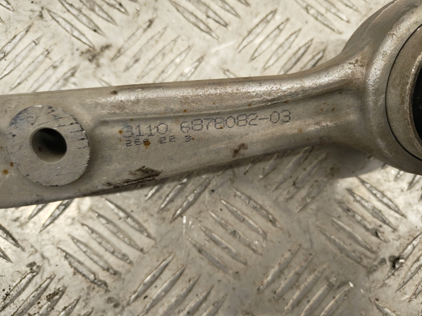 BMW iX i20 arm right front 6878082