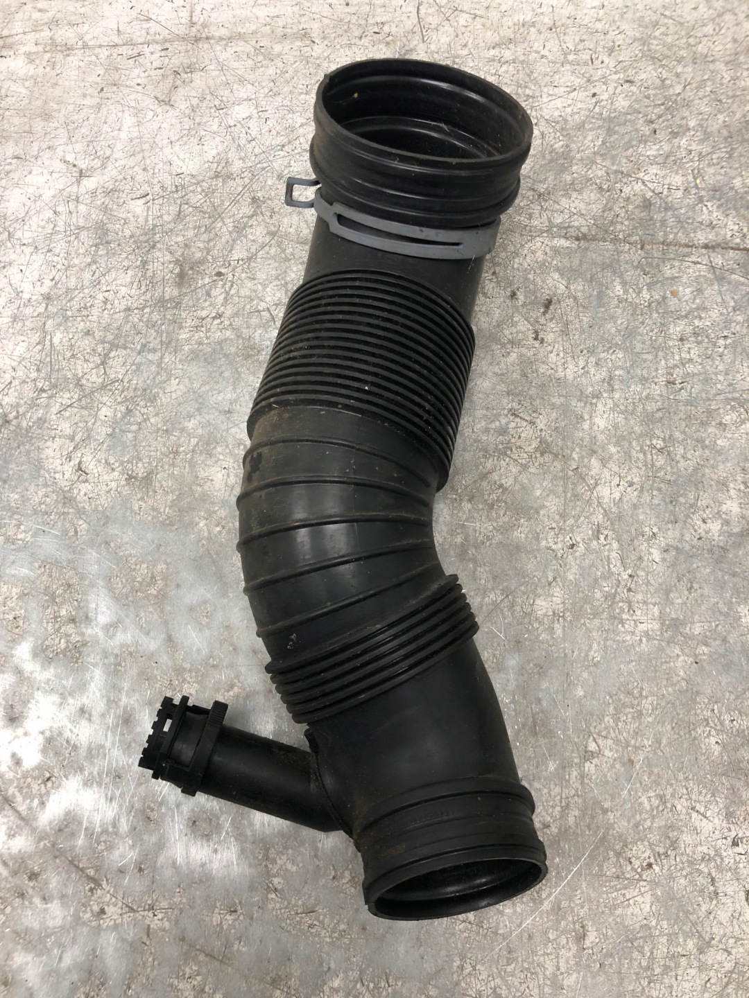 pipe air hose VW TIGUAN 5N0129658