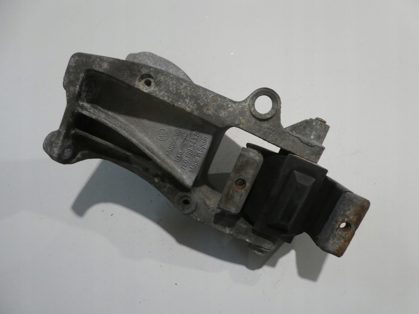 VW T6 2.0TDI holder engine mount 7E0199343B