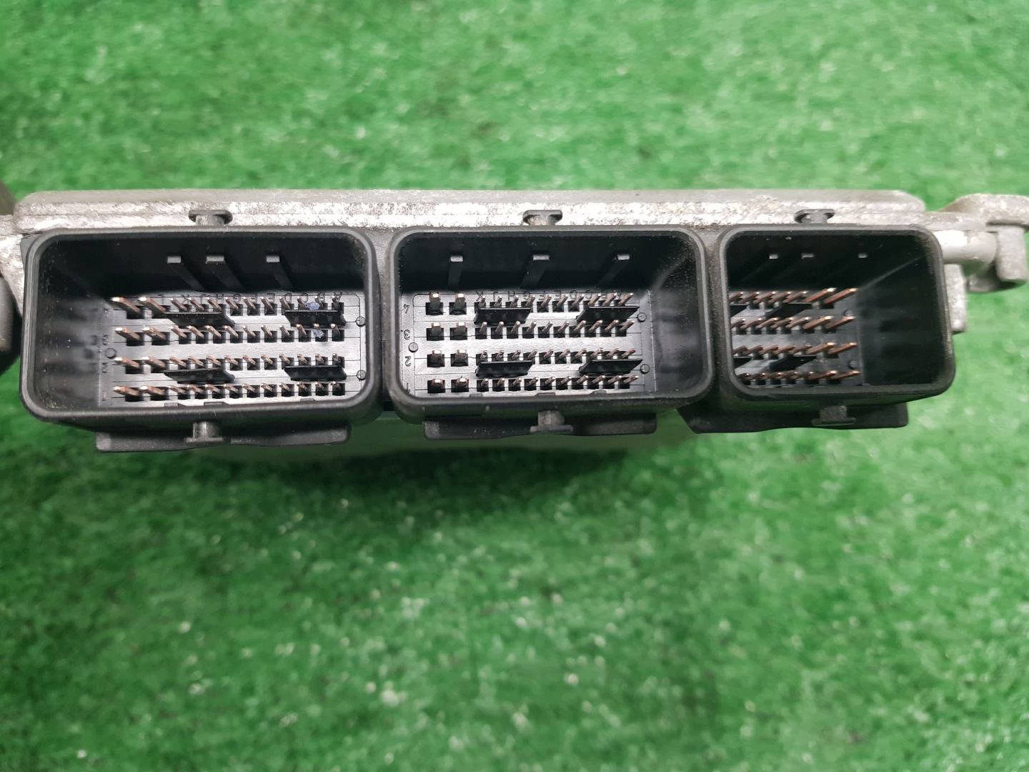 computer of the engine control unit RENAULT TRAFIC 2 0281010632 8200118526