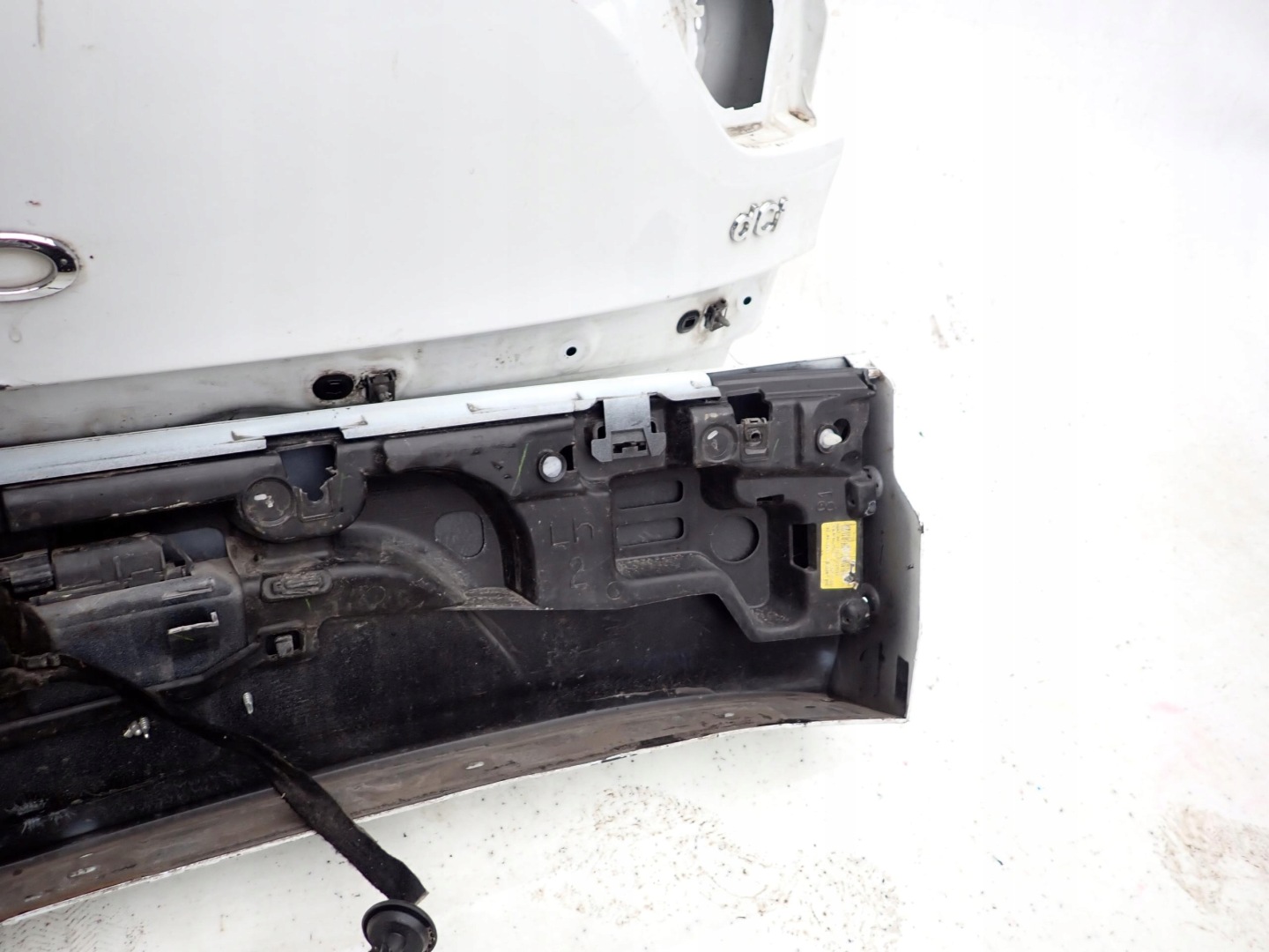 RENAULT CLIO IV KOMBI 12- trunk door boot cap