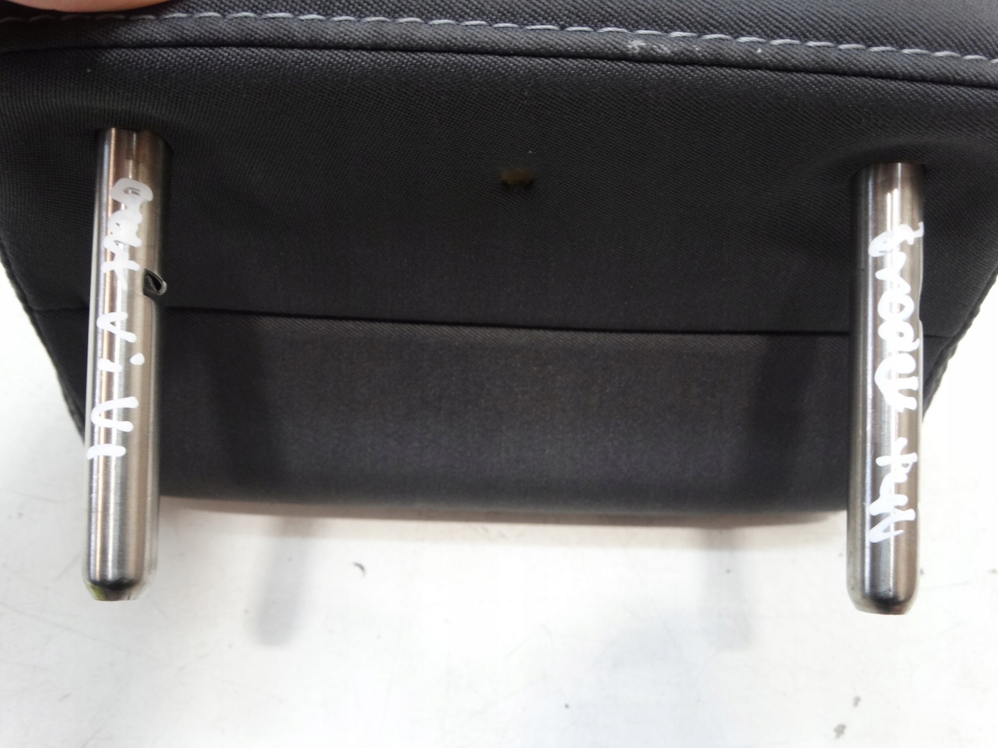 rest central KANAPY rear part VOLKSWAGEN GOLF V VI