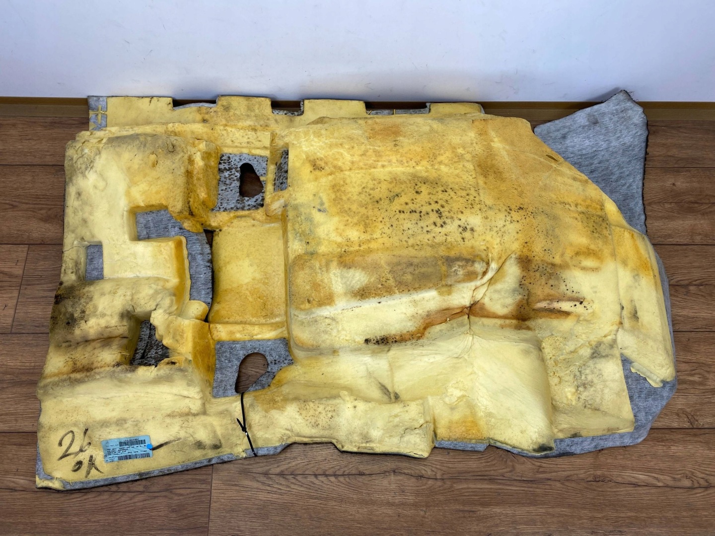 mats floor front right of the passenger Dodge Journey