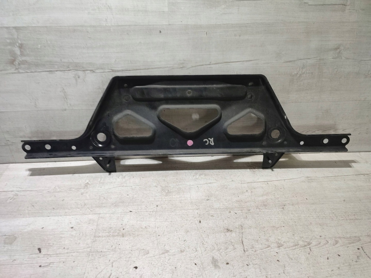 Lexus RC 2019 console springing bracket