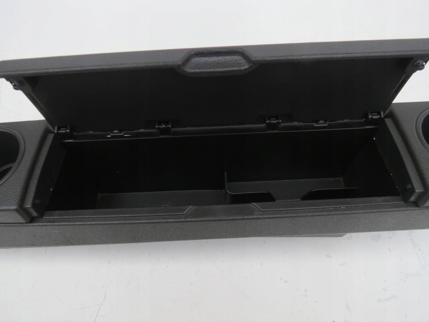 passenger compartment boot right rear part VOLVO XC90 3.2 2013r (07-14)