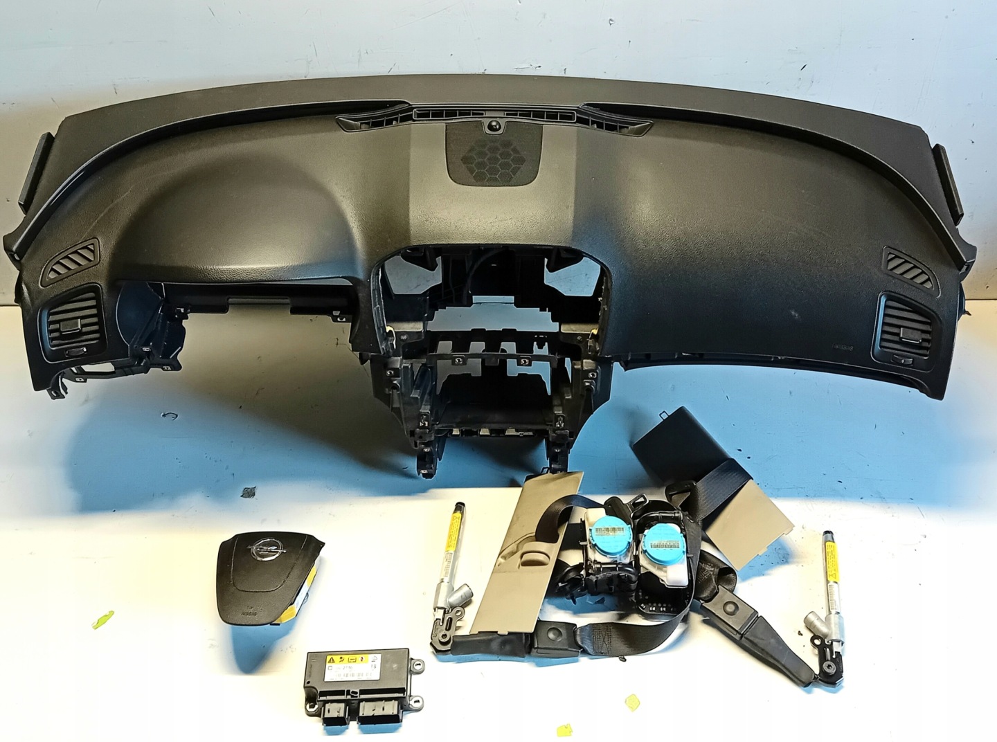 console dashboard instrument panel OPEL INSIGNIA A