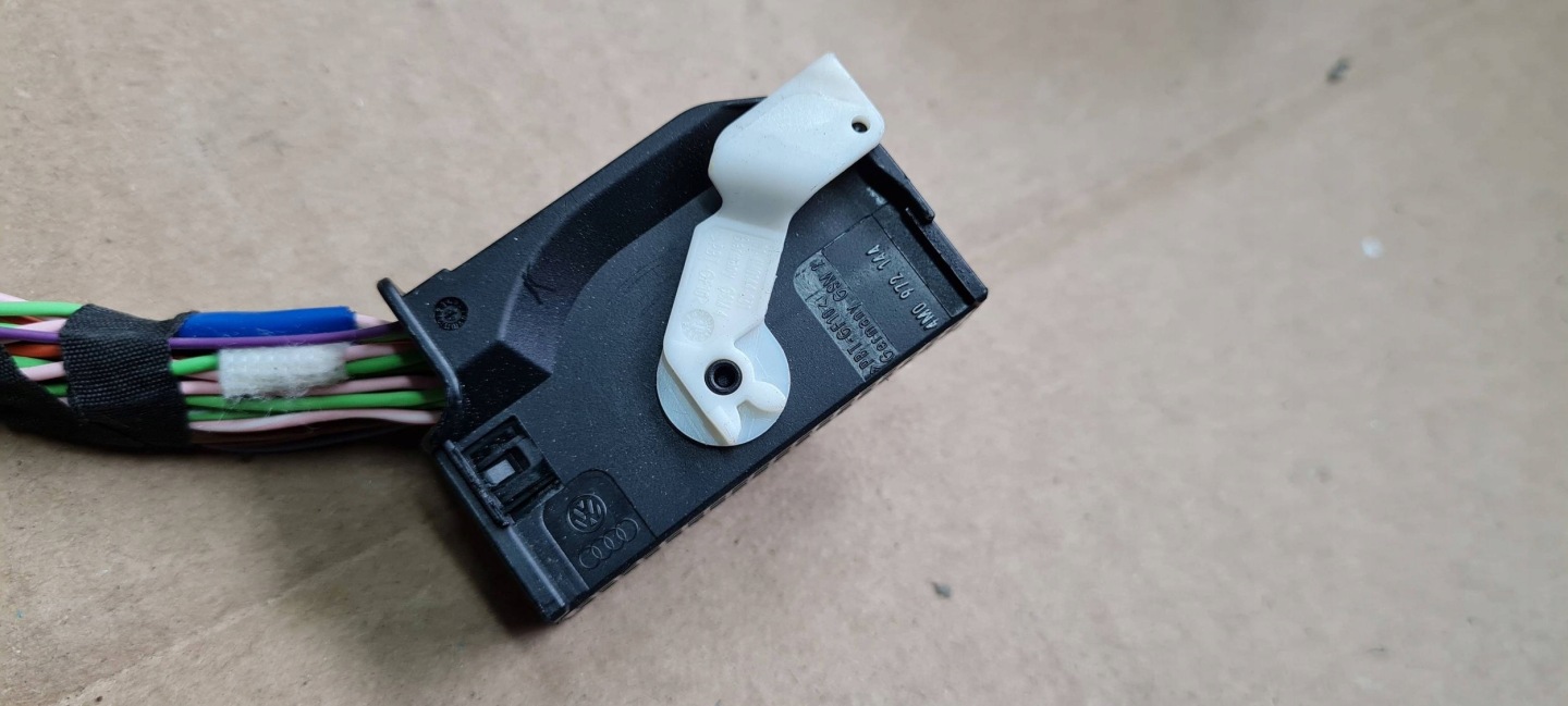 Q5 80A SQ5 KOSTKA electrical connecting spoiler MODULU VW AUDI 4M0972144
