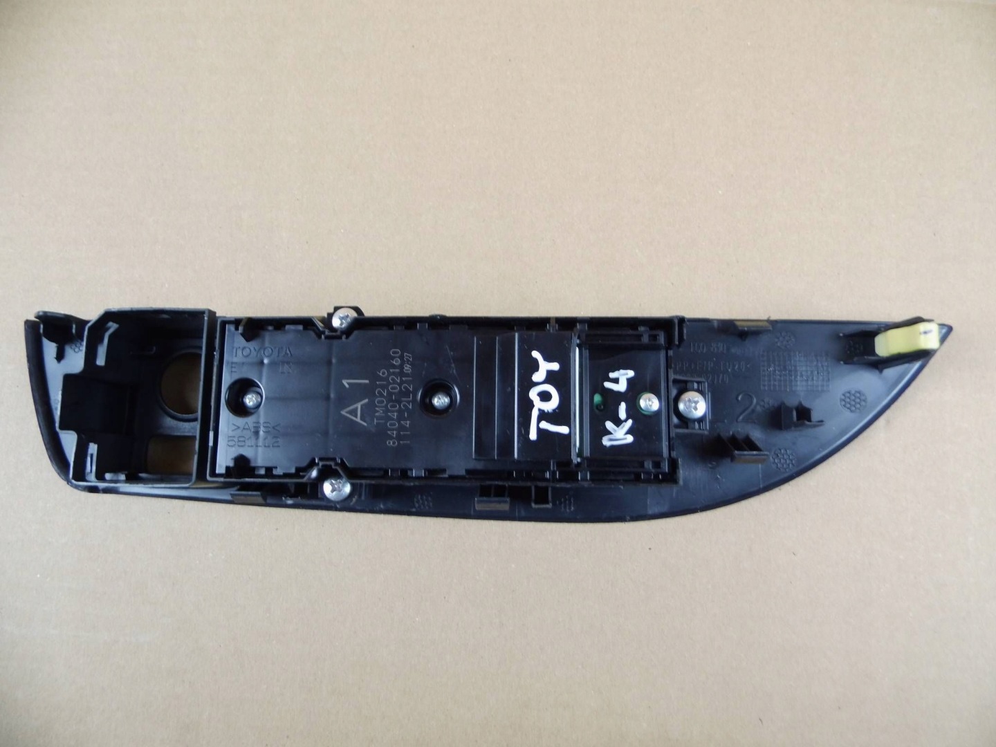 Toyota Corolla XII E21 panel window control switch left front front 8404002160