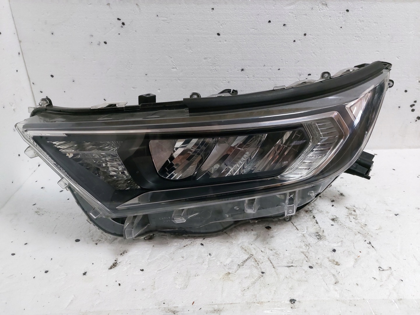 light front left Toyota Rav4 V 19