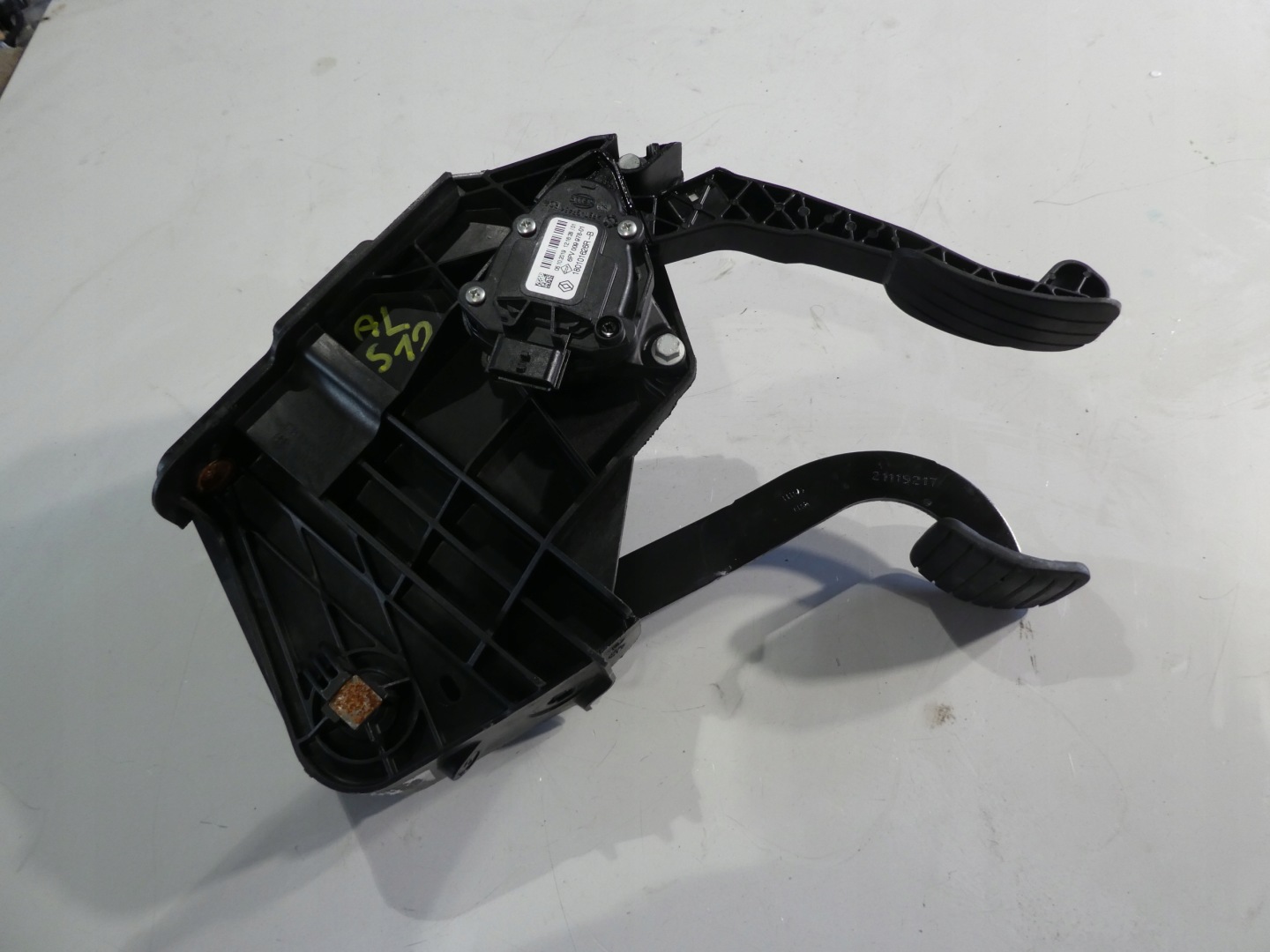 RENAULT MASTER III PEDAL pedals 180101626R
