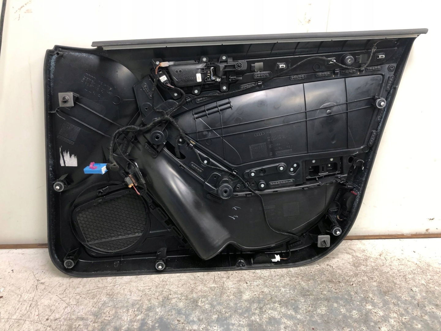 side door leather left front AUDI A4 B8 8K1867105