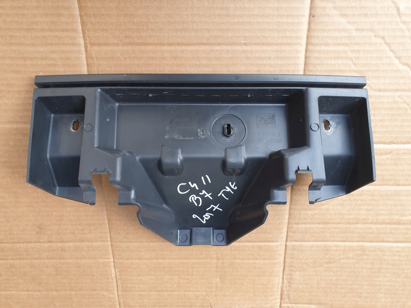 Support Support plaque Pare choc CITROEN C4 B7 II 2010-2018 9671179280