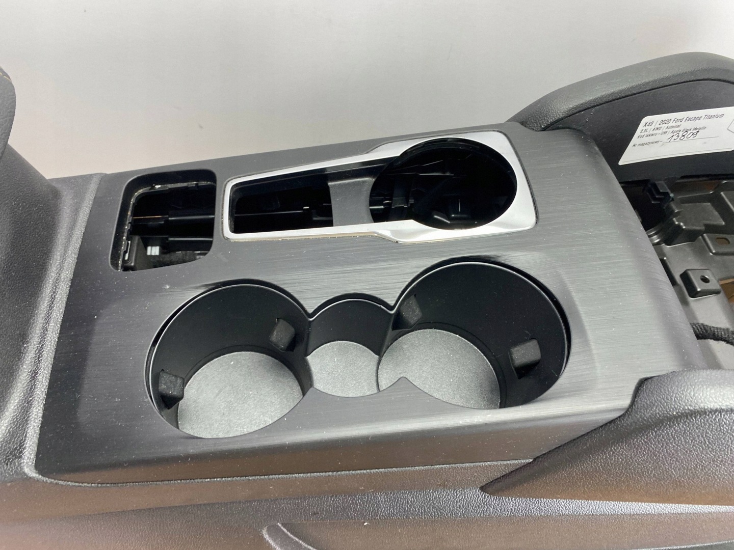 bracciolo consolle Ford Escape IV 2020+