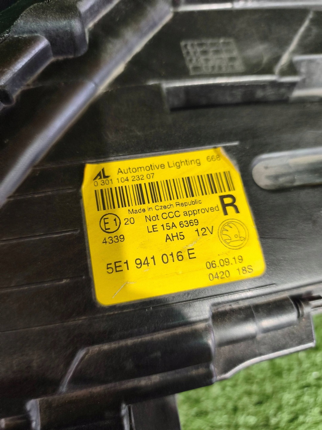 REFLEKTOR right front SKODA OCTAVIA III LIFT 17- FULL LED NR.R1391