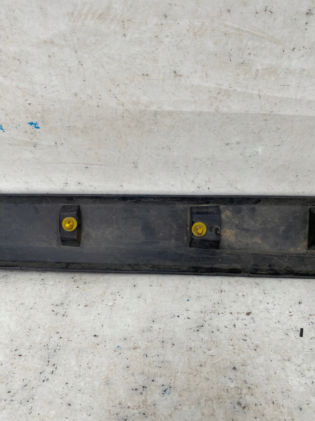 VOLVO XC60 and 08- moulding door right front front 31294844