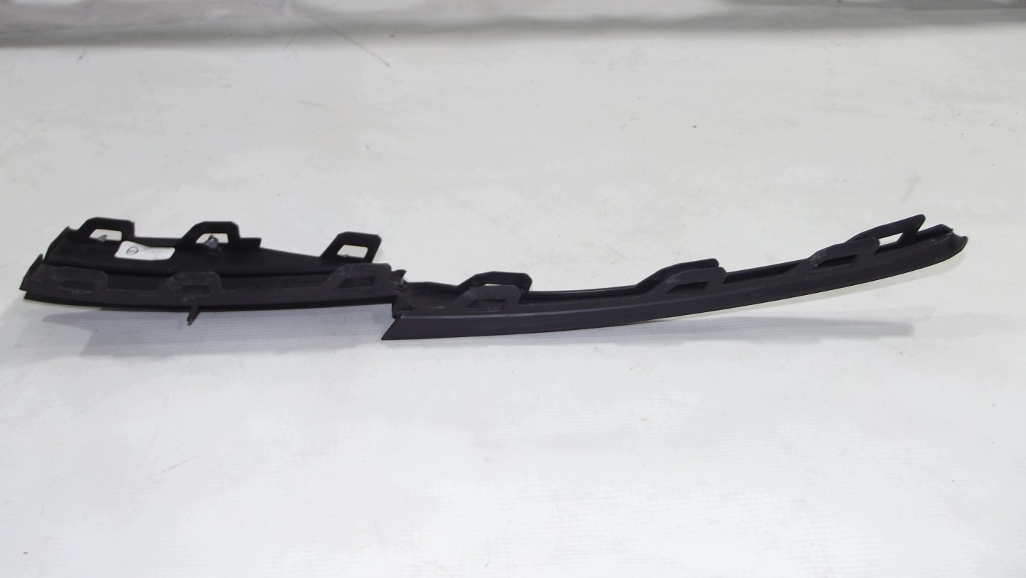 VW Jetta VII grid of a bumper right front 17A854322