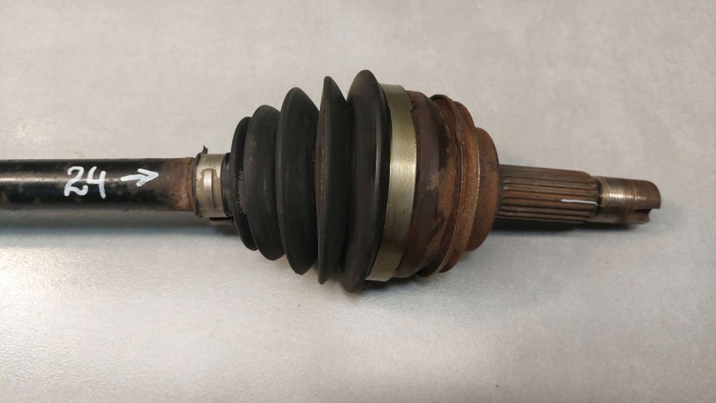 semi-axis left short. TOYOTA YARIS 1.0