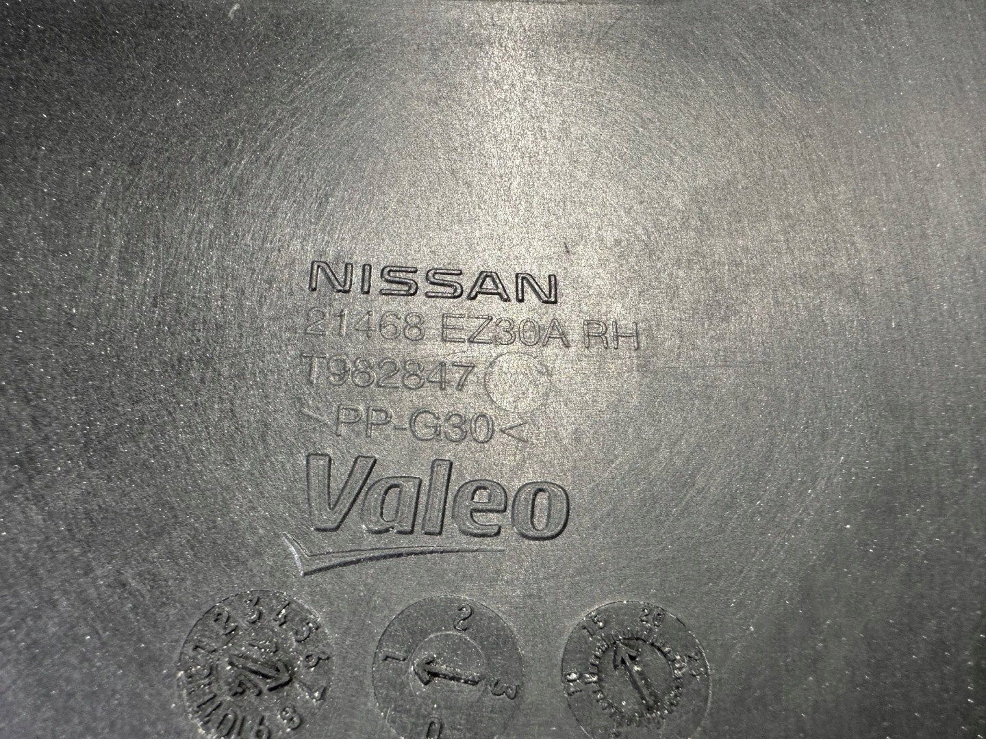 air duct air line front front right Nissan Titan 2016+