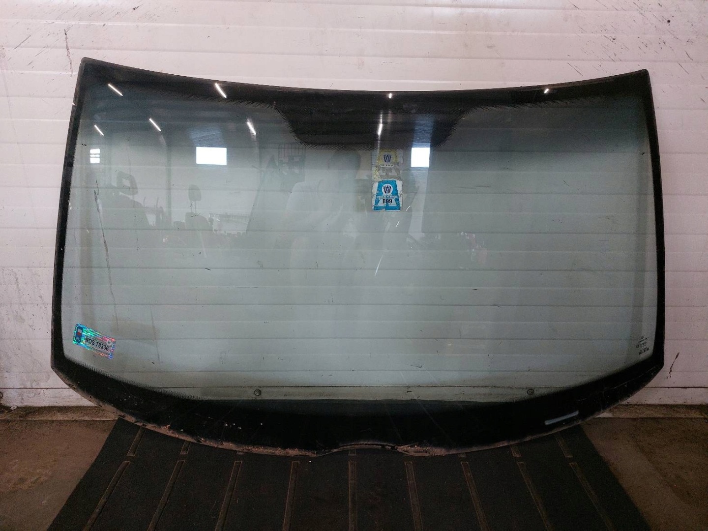 window iron front MERCEDES W202 originál