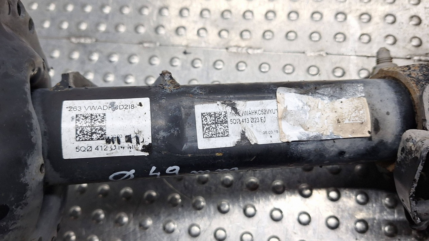 swing shock absorber right front 5Q0413023FJ LEON III GOLF VII OCTAVIA III