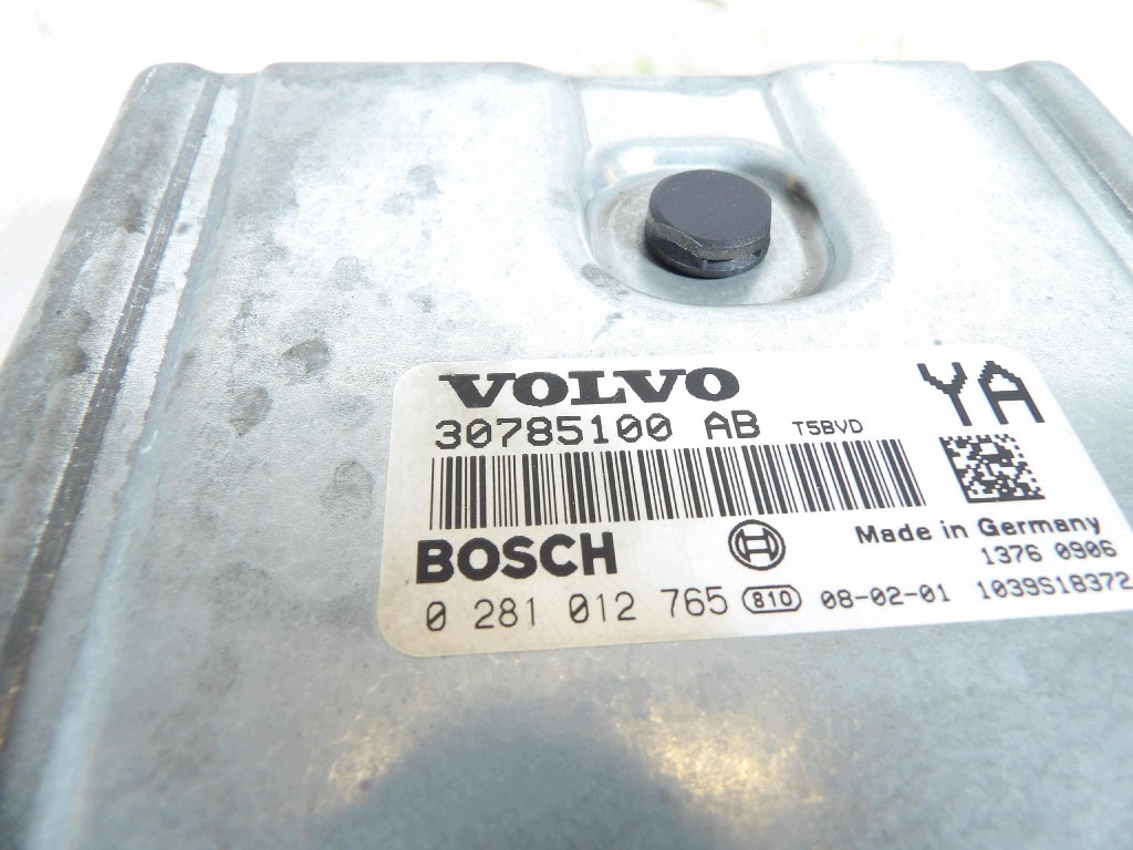 VOLVO S70 V70 III 2.4D control unit of the engine 30785100AB