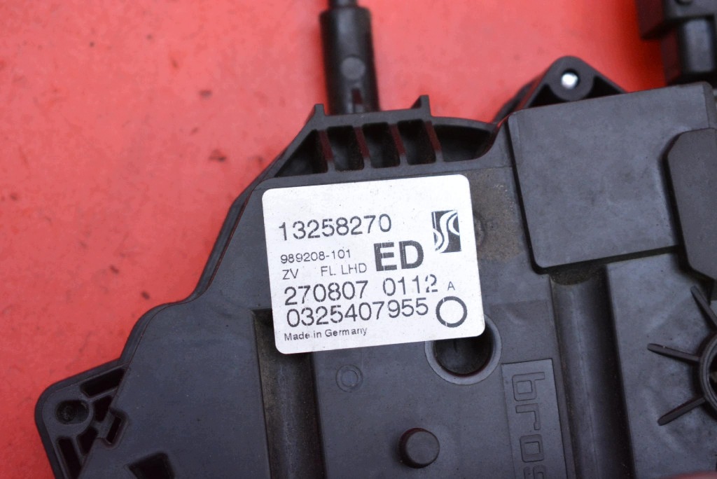 lock door left front front EU 13258270ED OPEL CORSA D 06-11