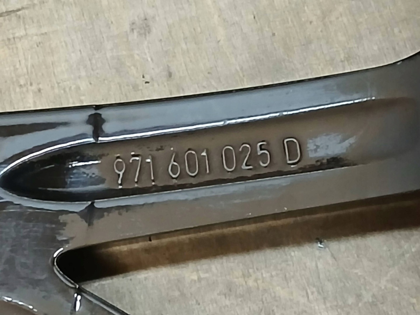 disk hliníkový PORSCHE 971 9,5J 21" ET71 5X130 971601025D