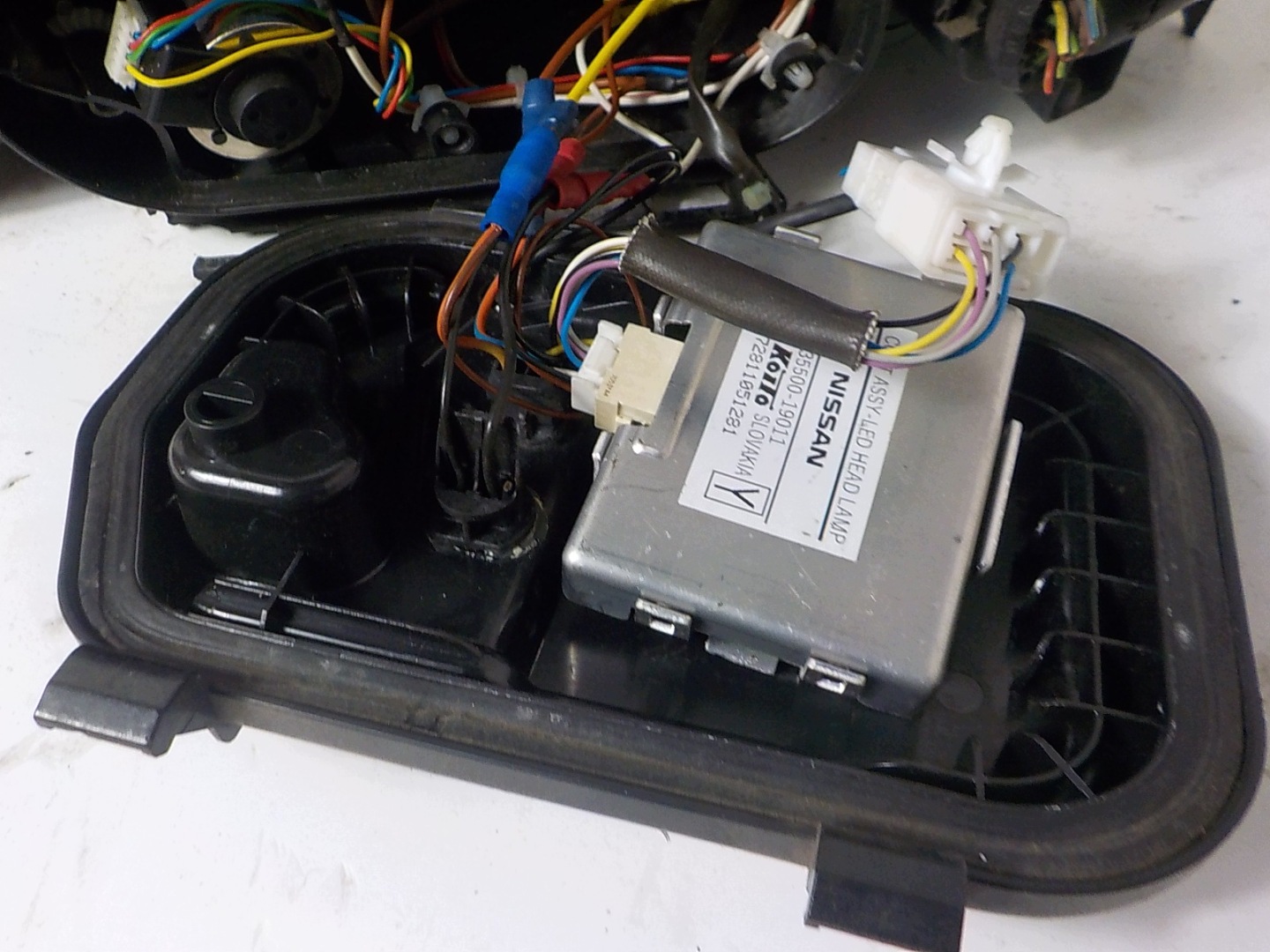 AUDI A6 C6 LIFT LED light right front front UK