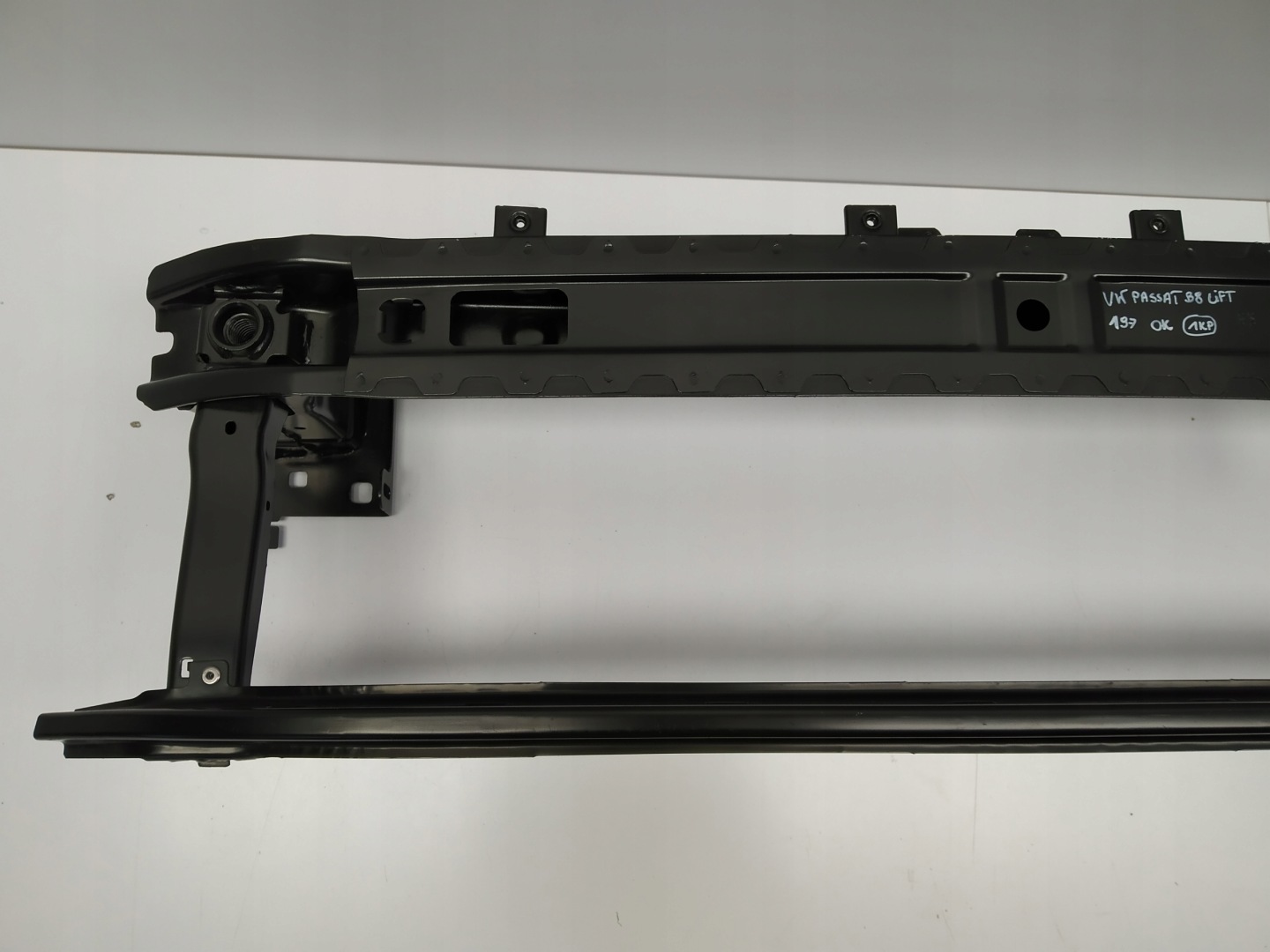 19+ Vw Passat B8 lift Rowna bumper support front originál OM 3G0807611A