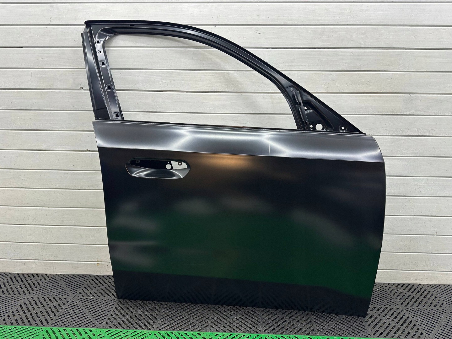 door front front side right BMW X1 U11 5A38652