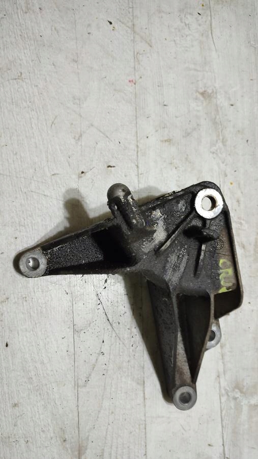 engine mount 1.8 Chevrolet Cruze