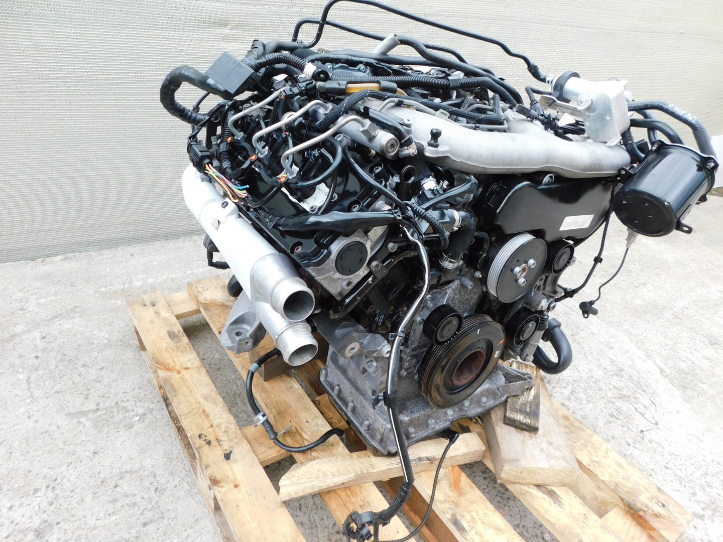 engine 3.0 TDI VW Touareg Audi Q7 Porsche Cayenne CAS complete OEM
