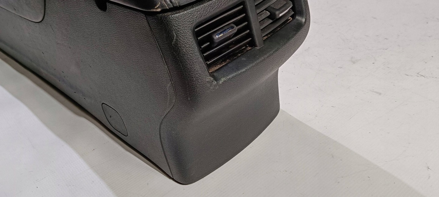 console tunel central armrest Dodge Challenger 2015
