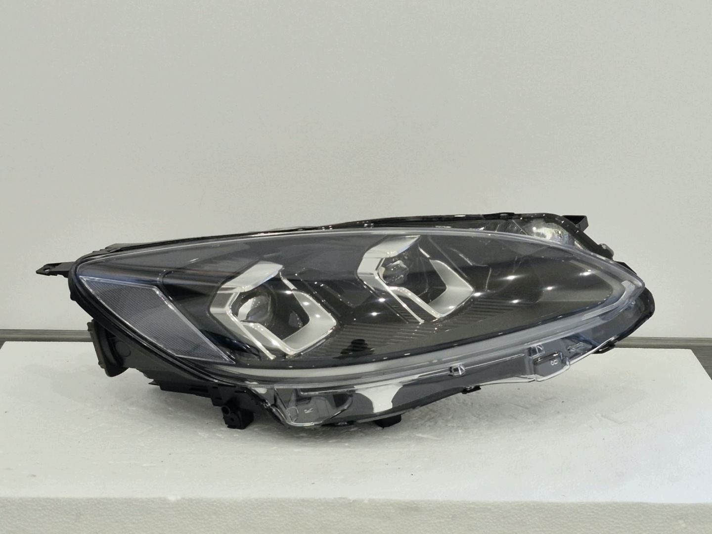 light right Ford Kuga MK3 FULL LED