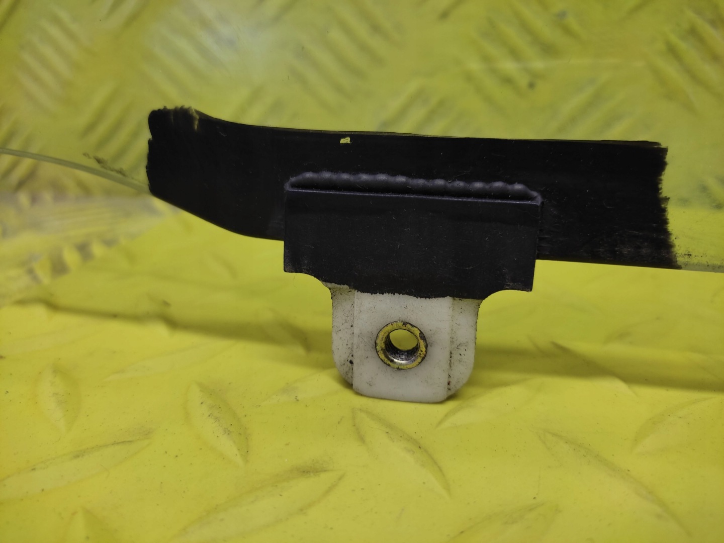 DAIHATSU YRV window door left rear part