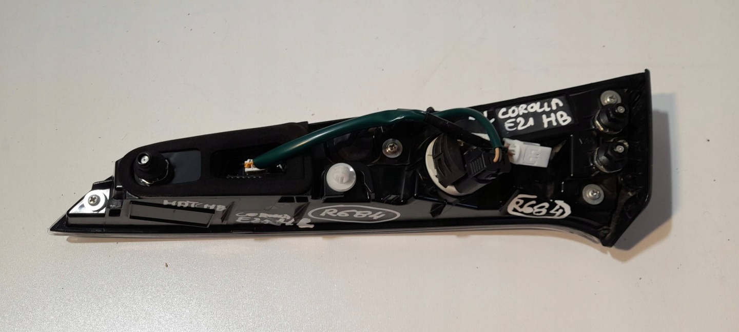 Toyota Corolla E21 Hatchback light rear left to the bonnet 02429 (R684)